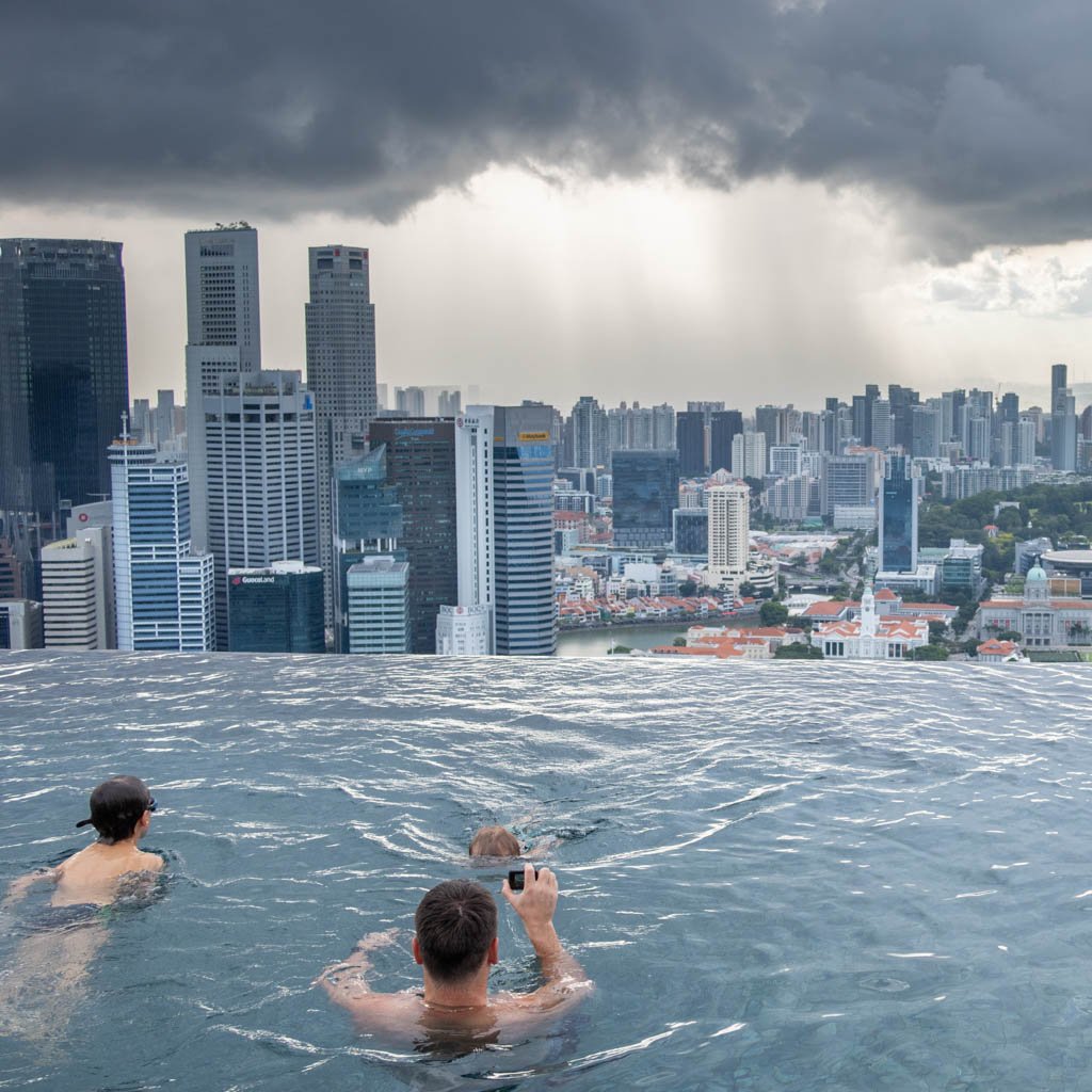 Marina Bay Sands Attraction : Infinity Pool